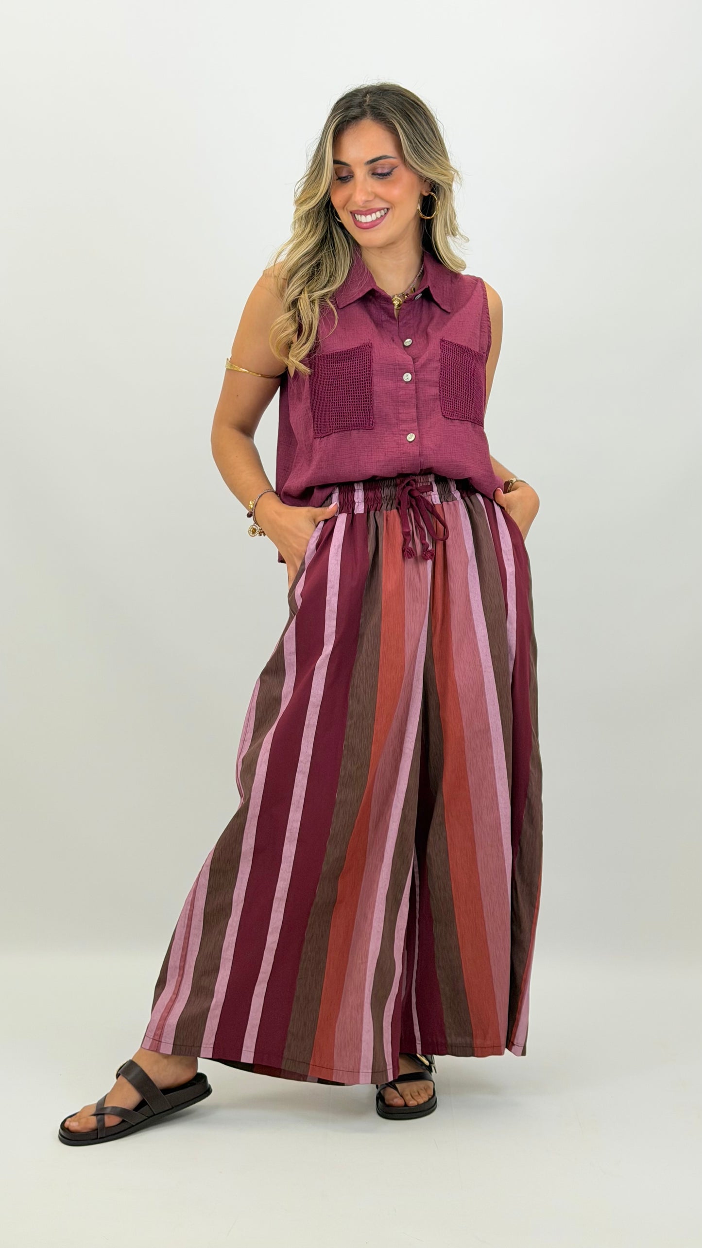 Pantalona estilo cullote riscas tons rosa e buganvilia