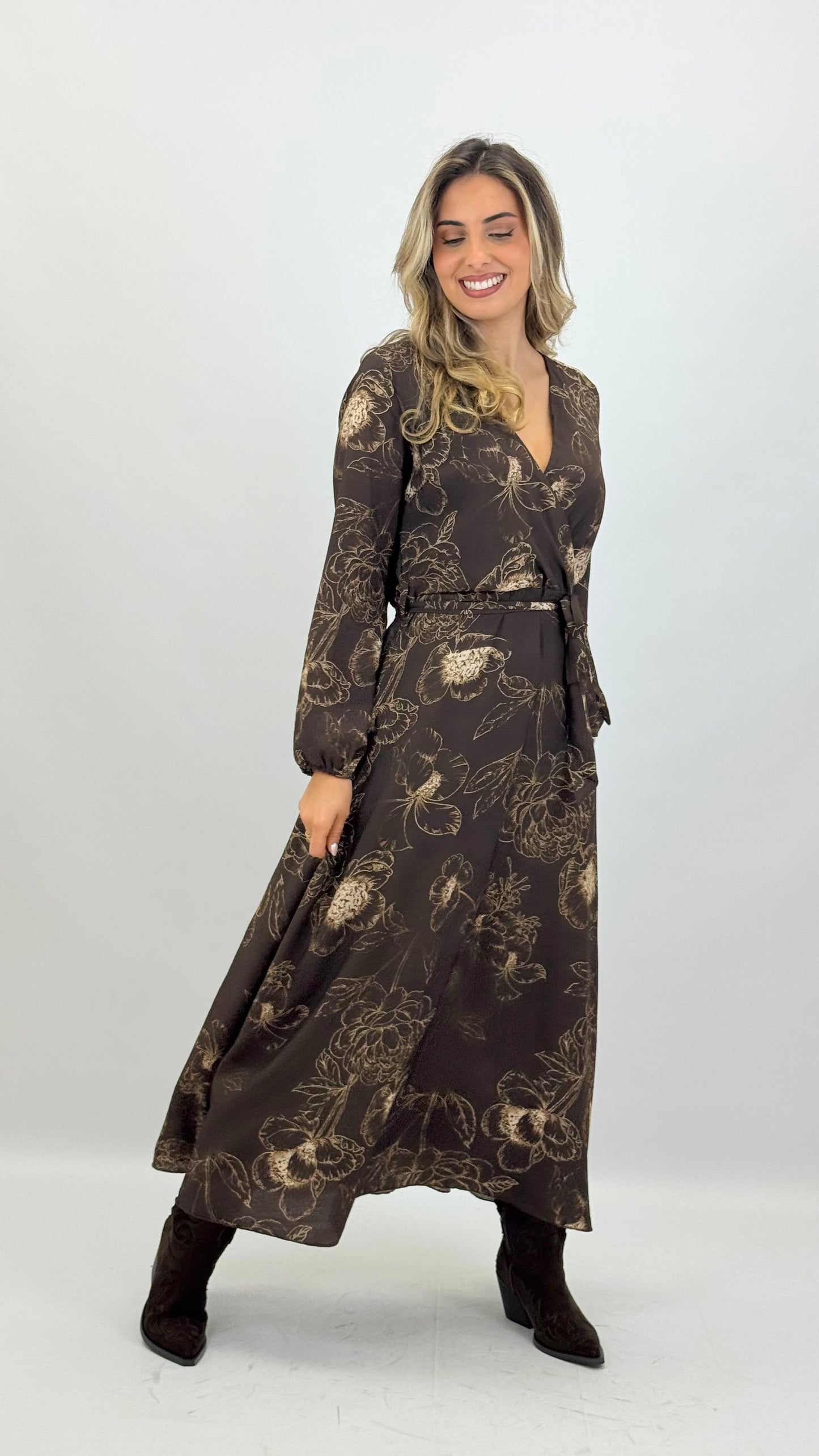 Vestido midi castanho estampado floral