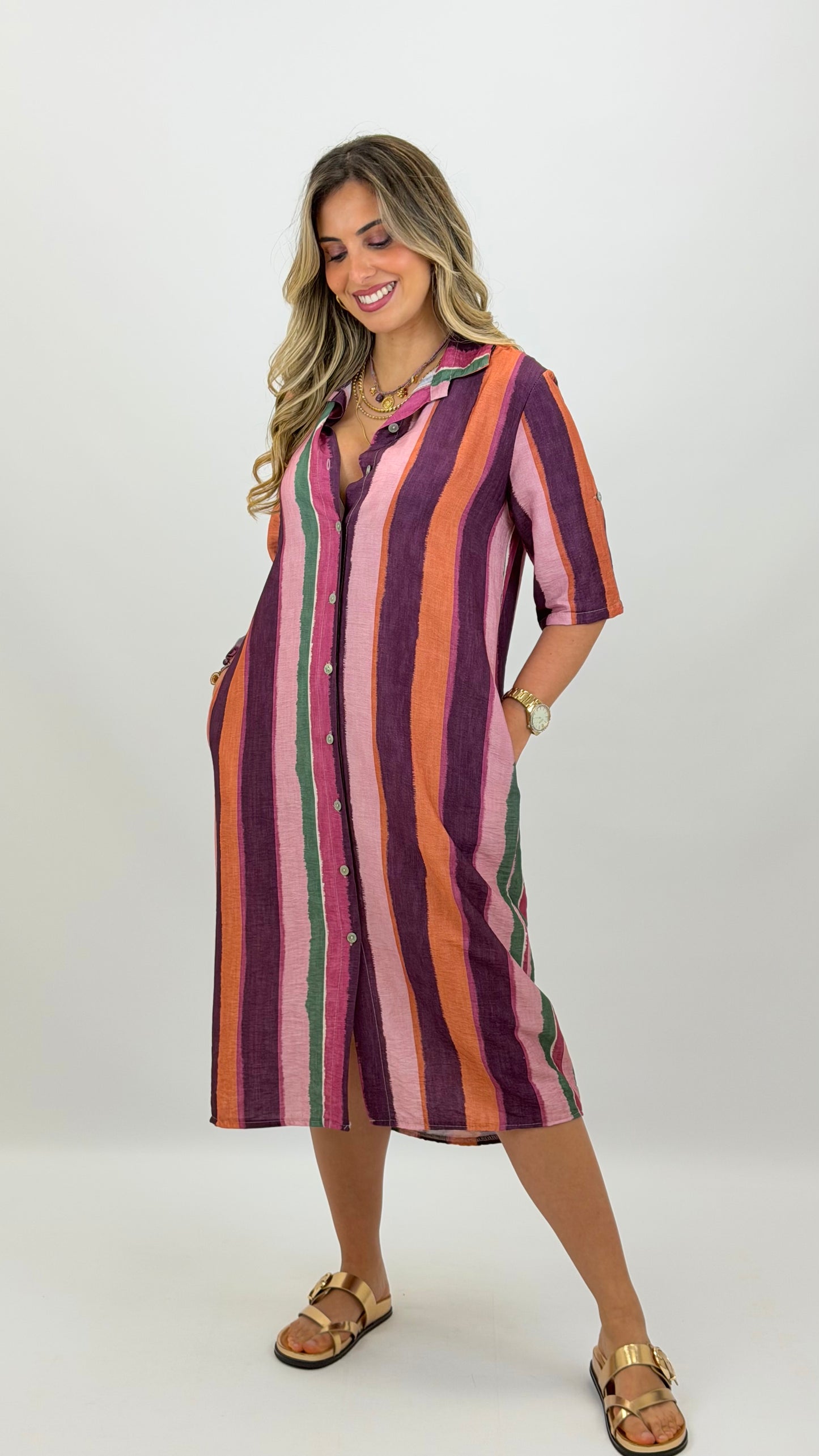 Vestido camiseiro riscas tons rosa