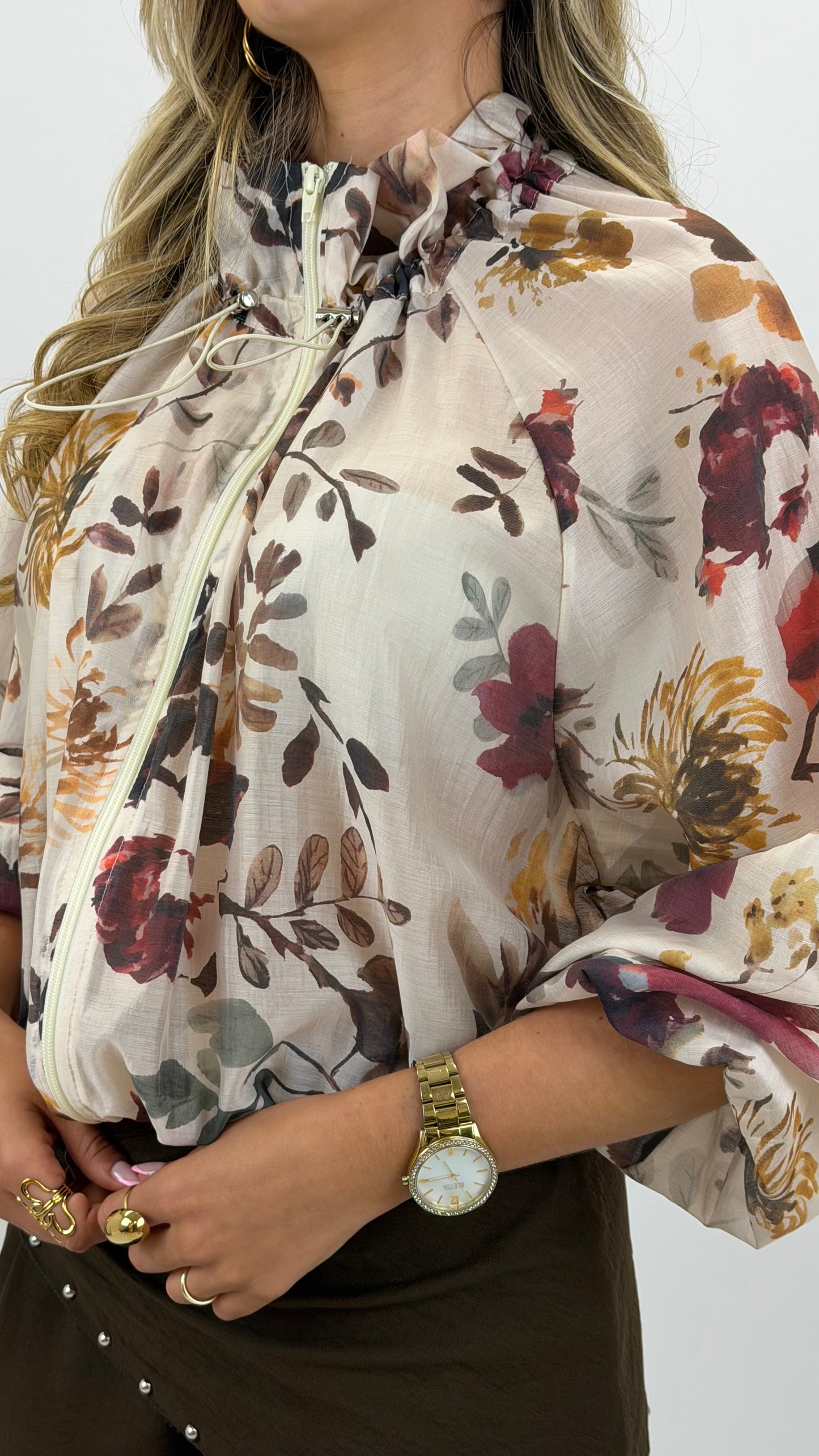 Bomber acetinado translúcido creme estampado floral