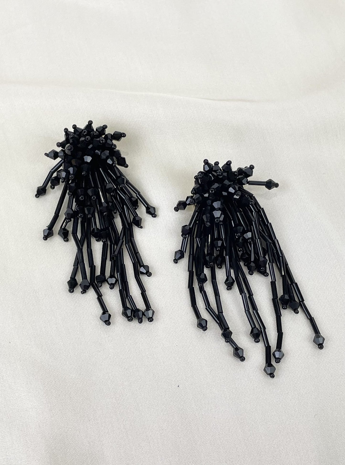 Brincos missangas pretos