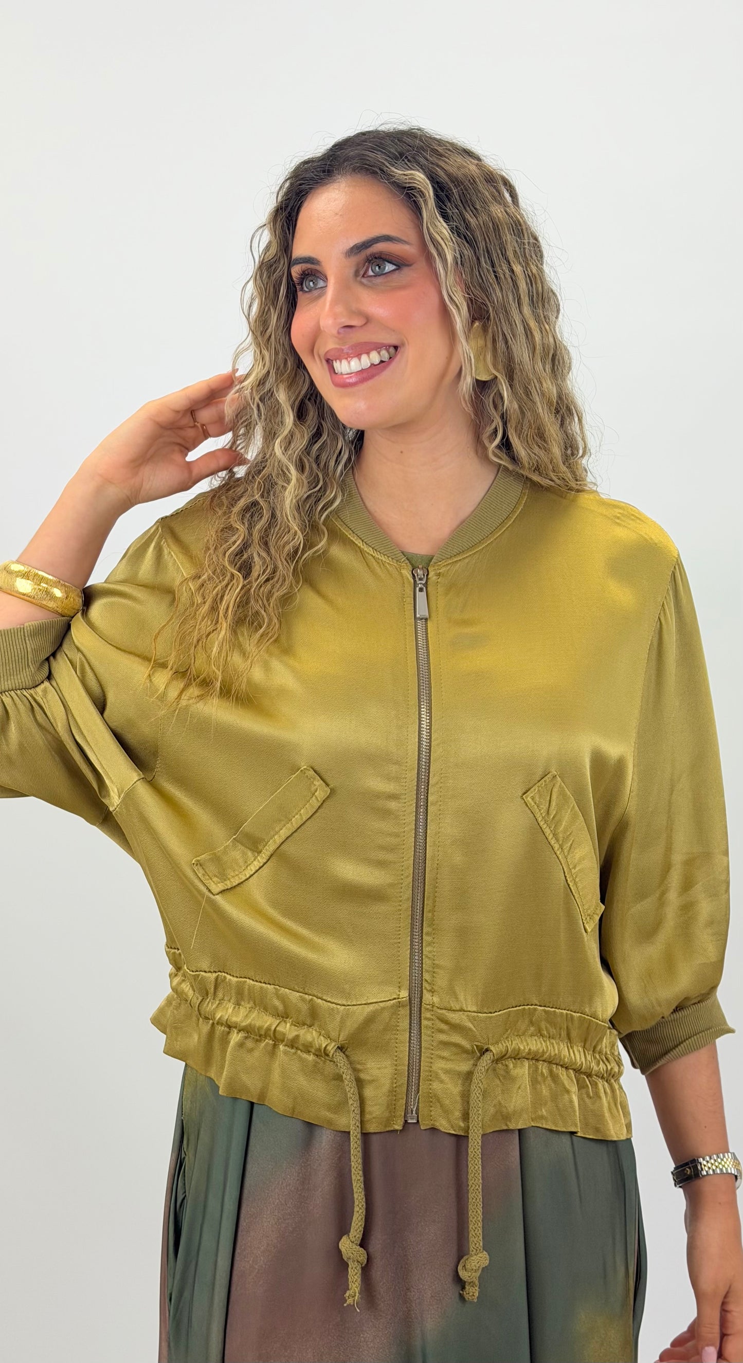 Bomber acetinado verde-pistachio