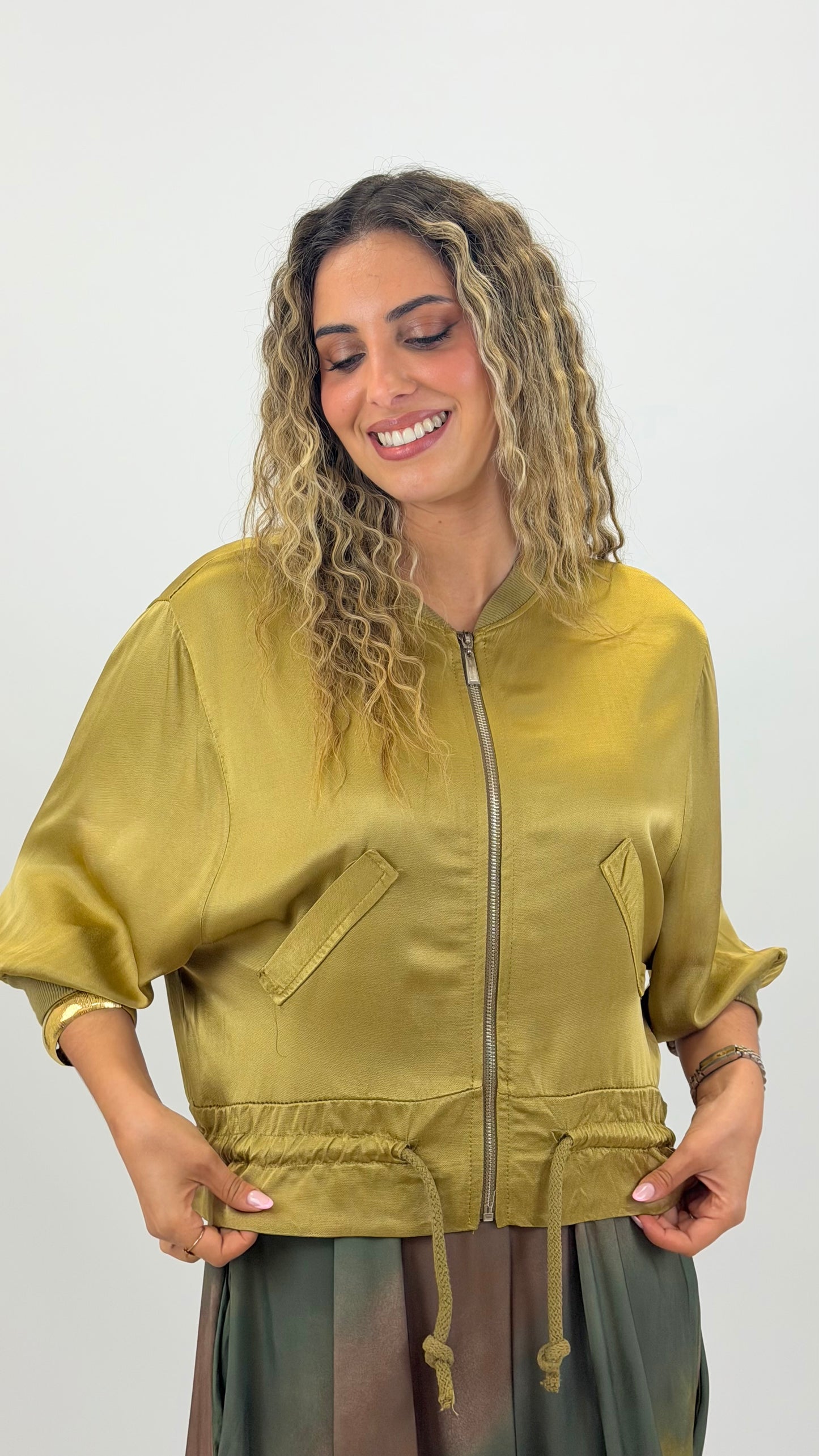 Bomber acetinado verde-pistachio