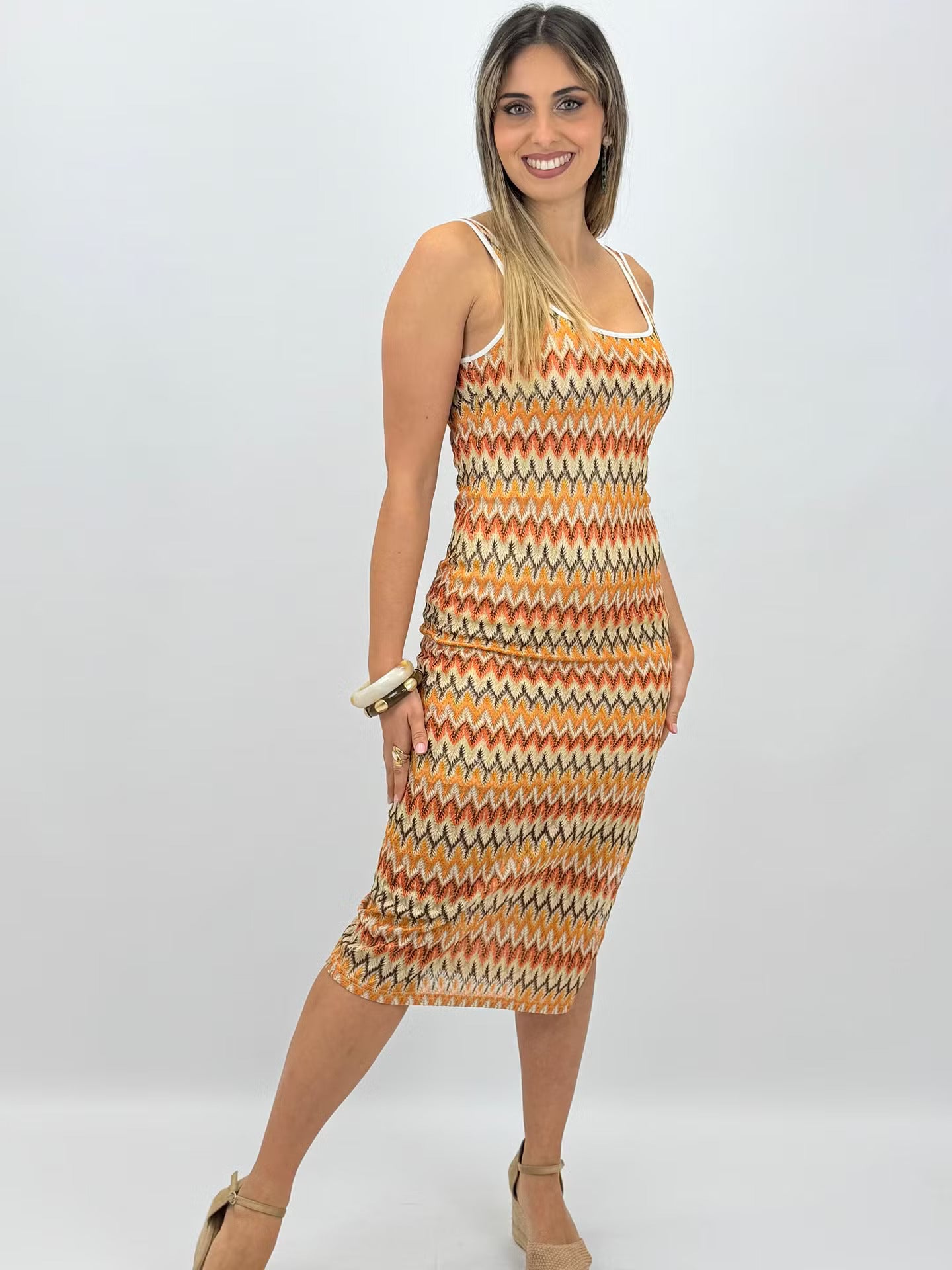 Vestido justo espiguinha tons fogo