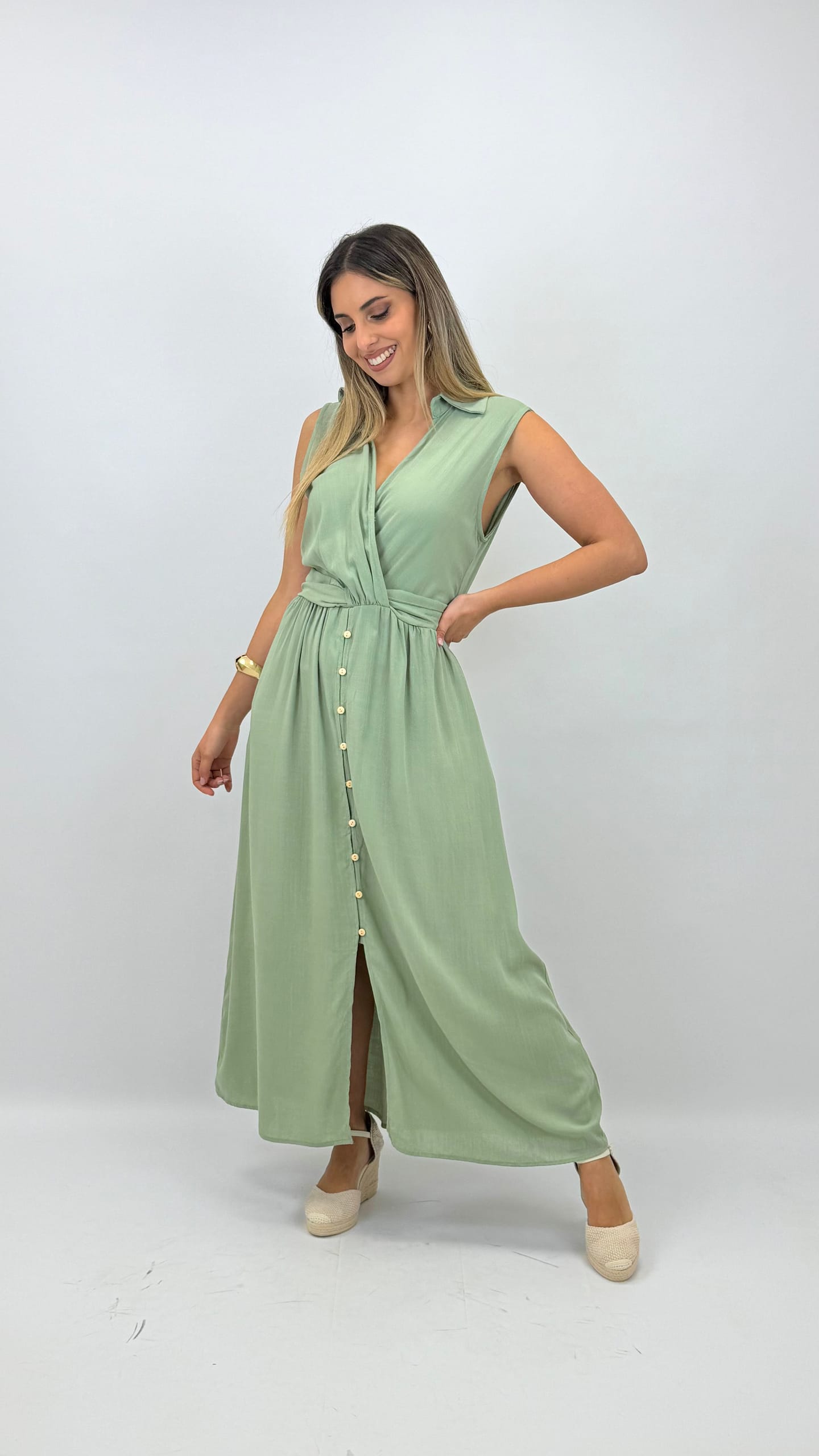 Vestido midi cavado verde