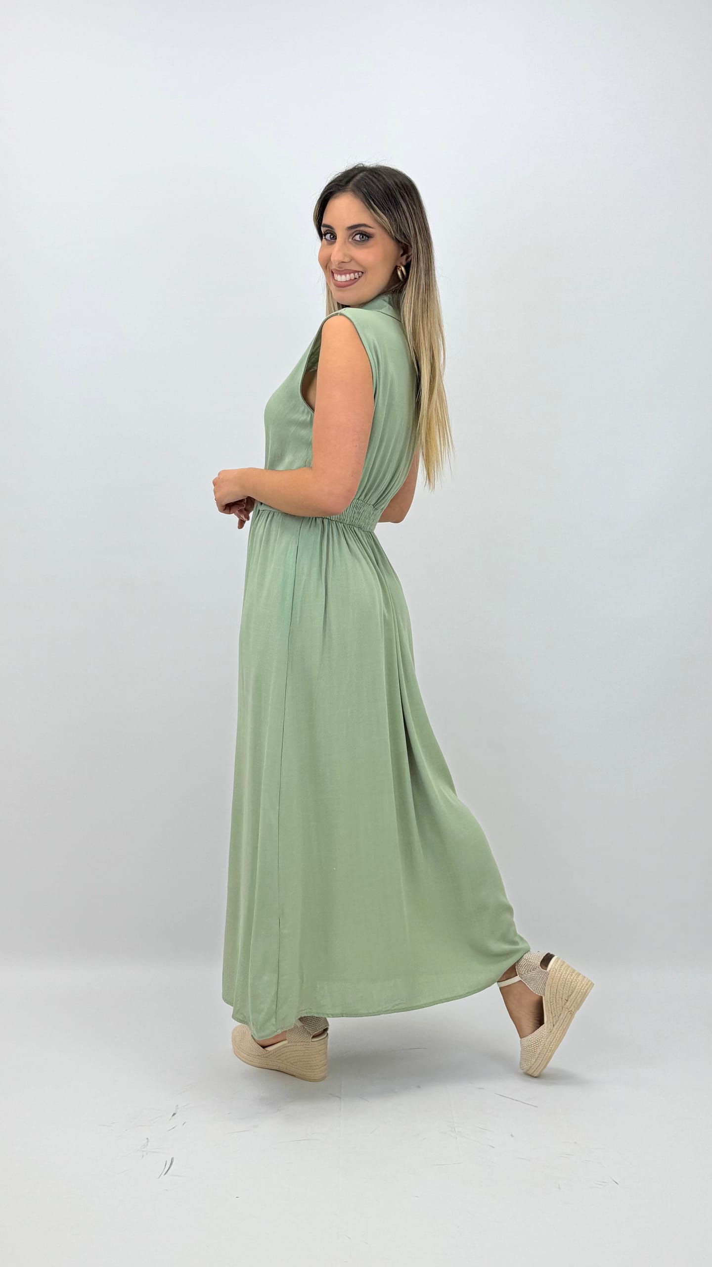 Vestido midi cavado verde