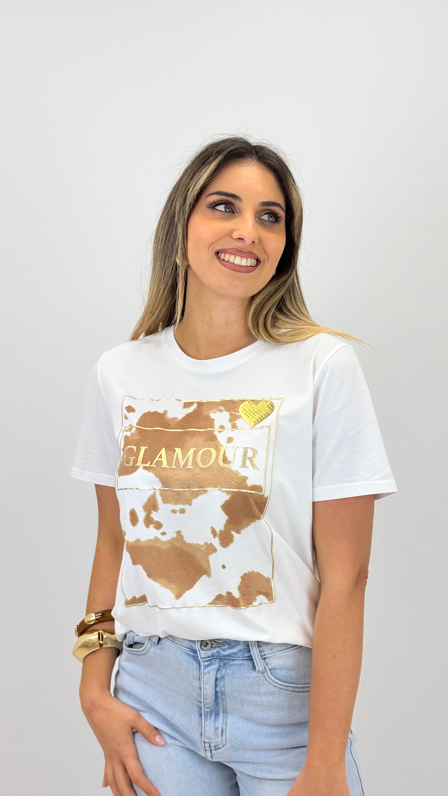 T-shirt com estampado tons camel
