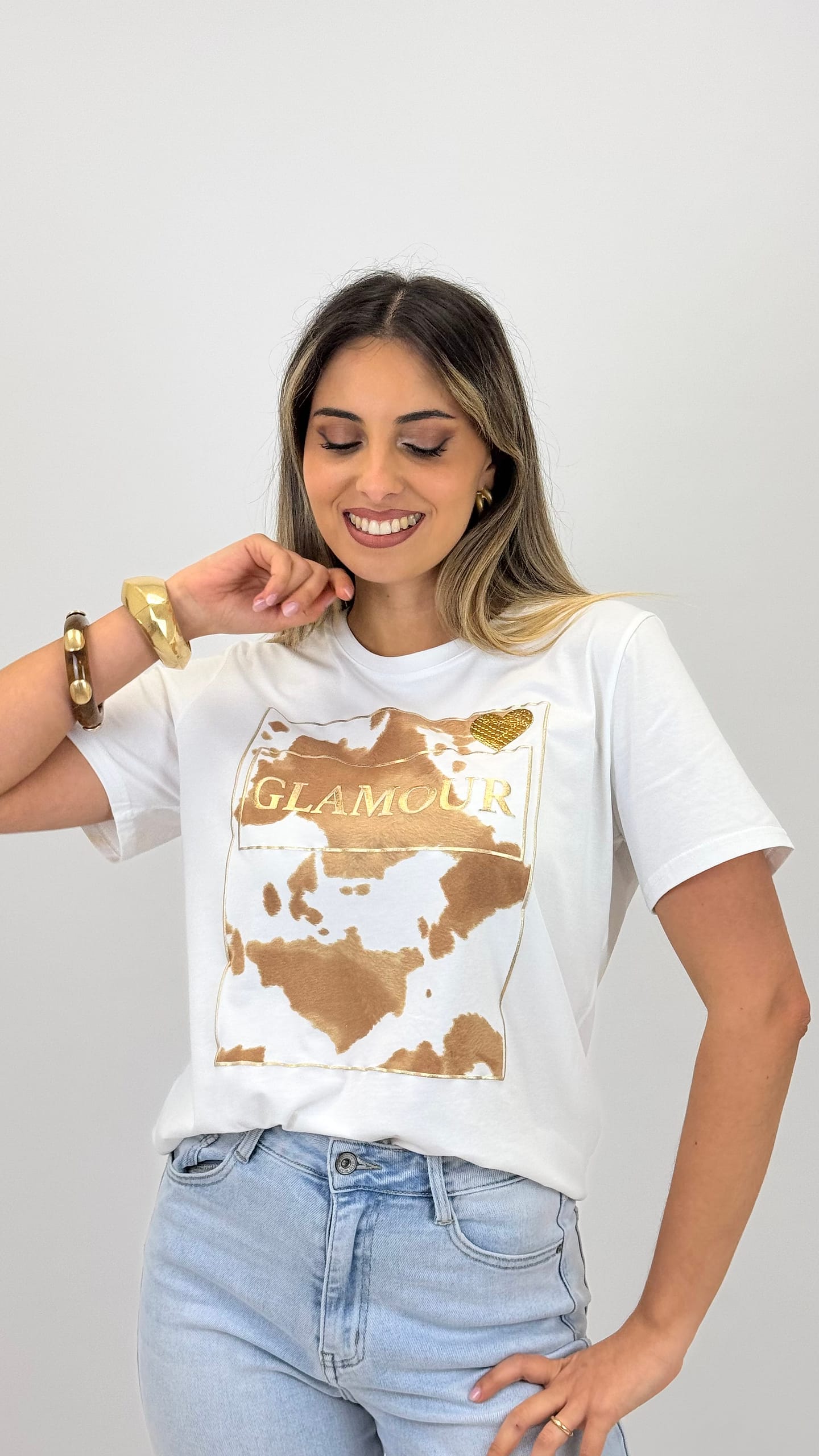 T-shirt com estampado tons camel