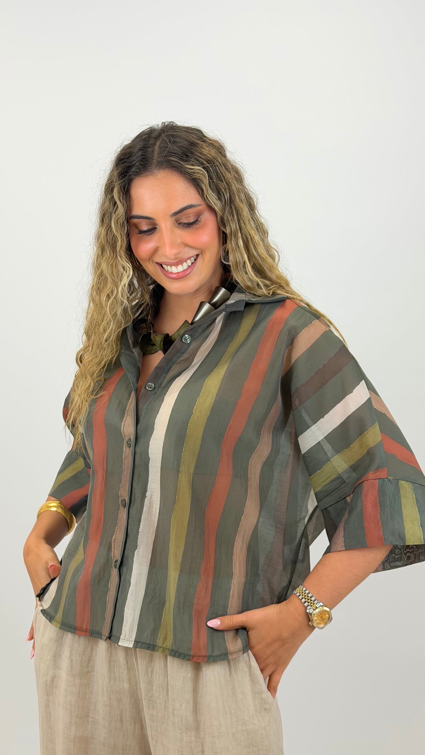 Blusa riscas tons verde