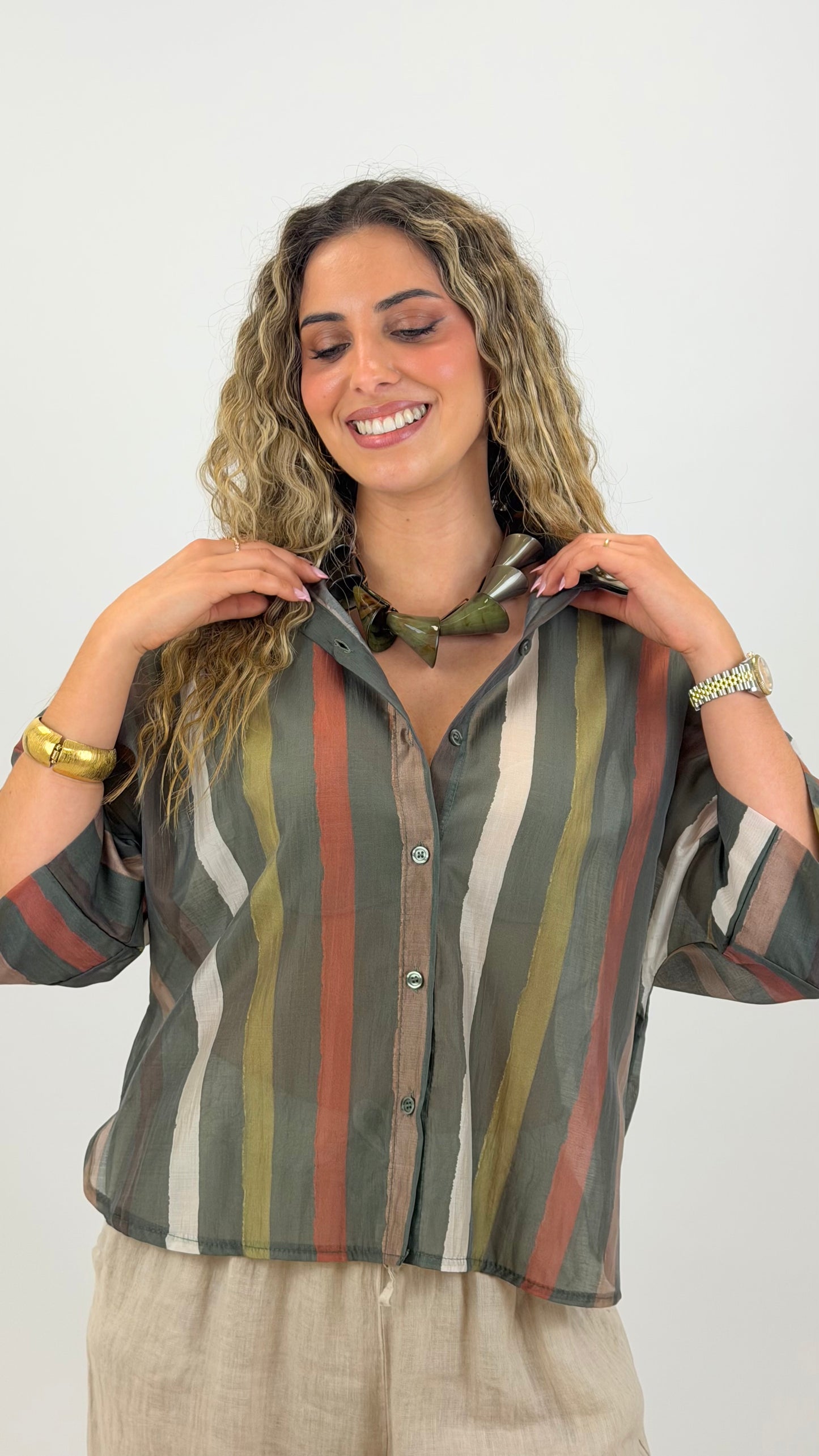 Blusa riscas tons verde
