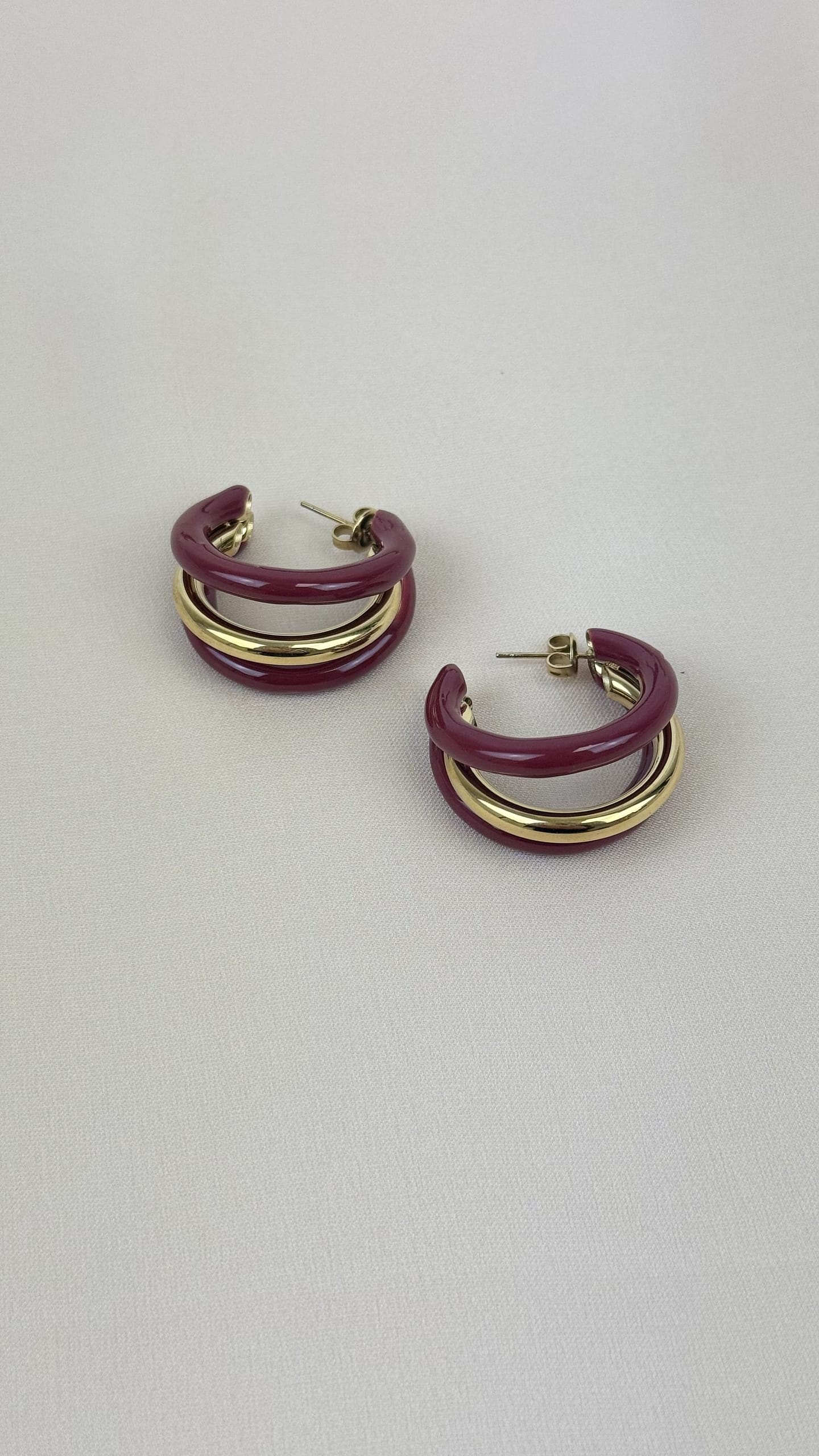 Brincos/argolas aço dourado e bordeaux