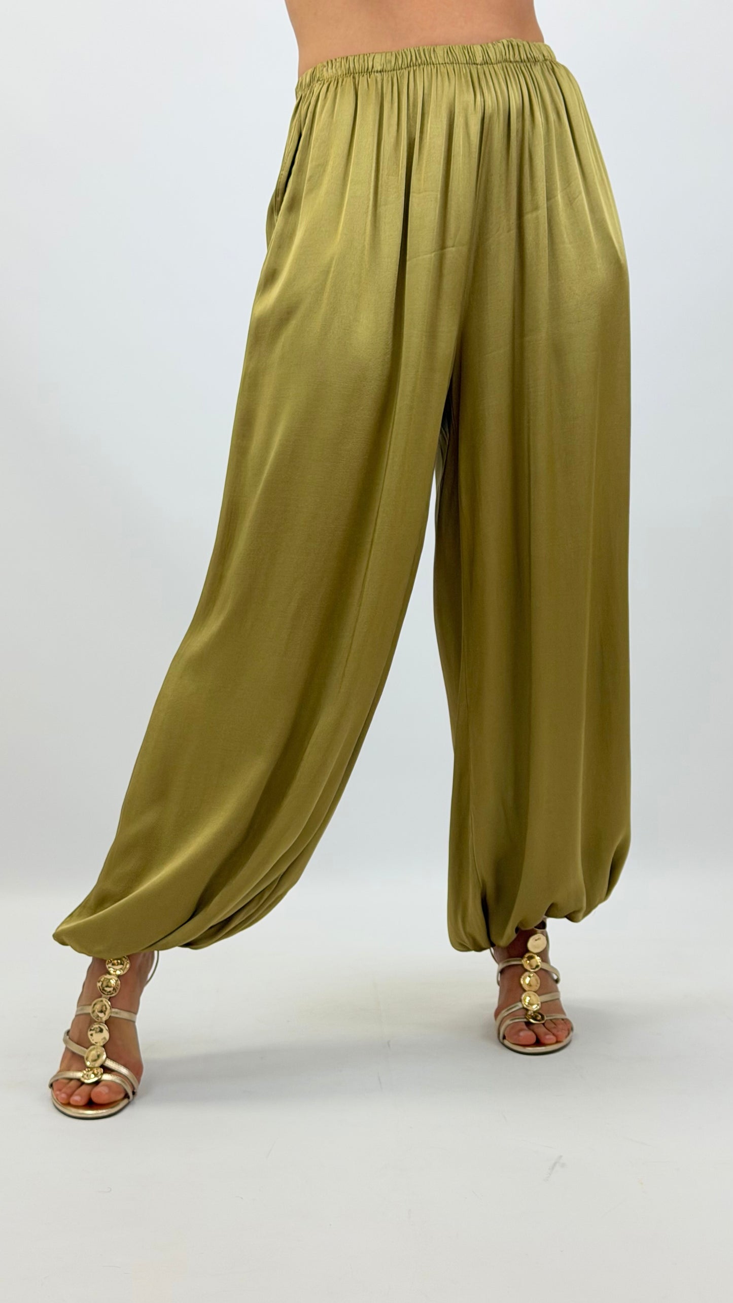 Calça bombacha acetinada verde-pistachio