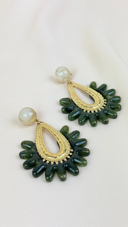 Brincos dourado e verde-tropa