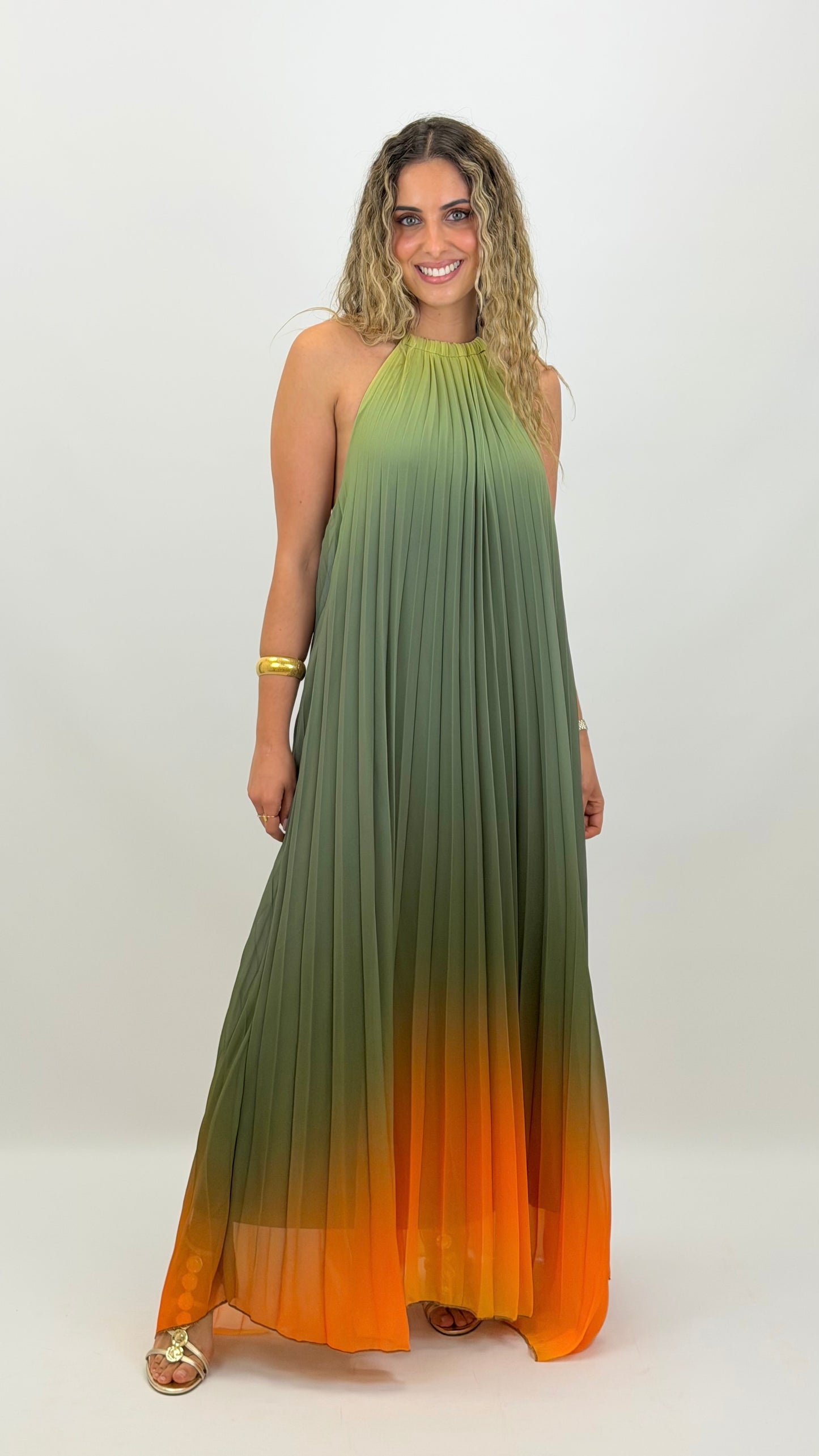 Vestido plissado degradé verde e laranja