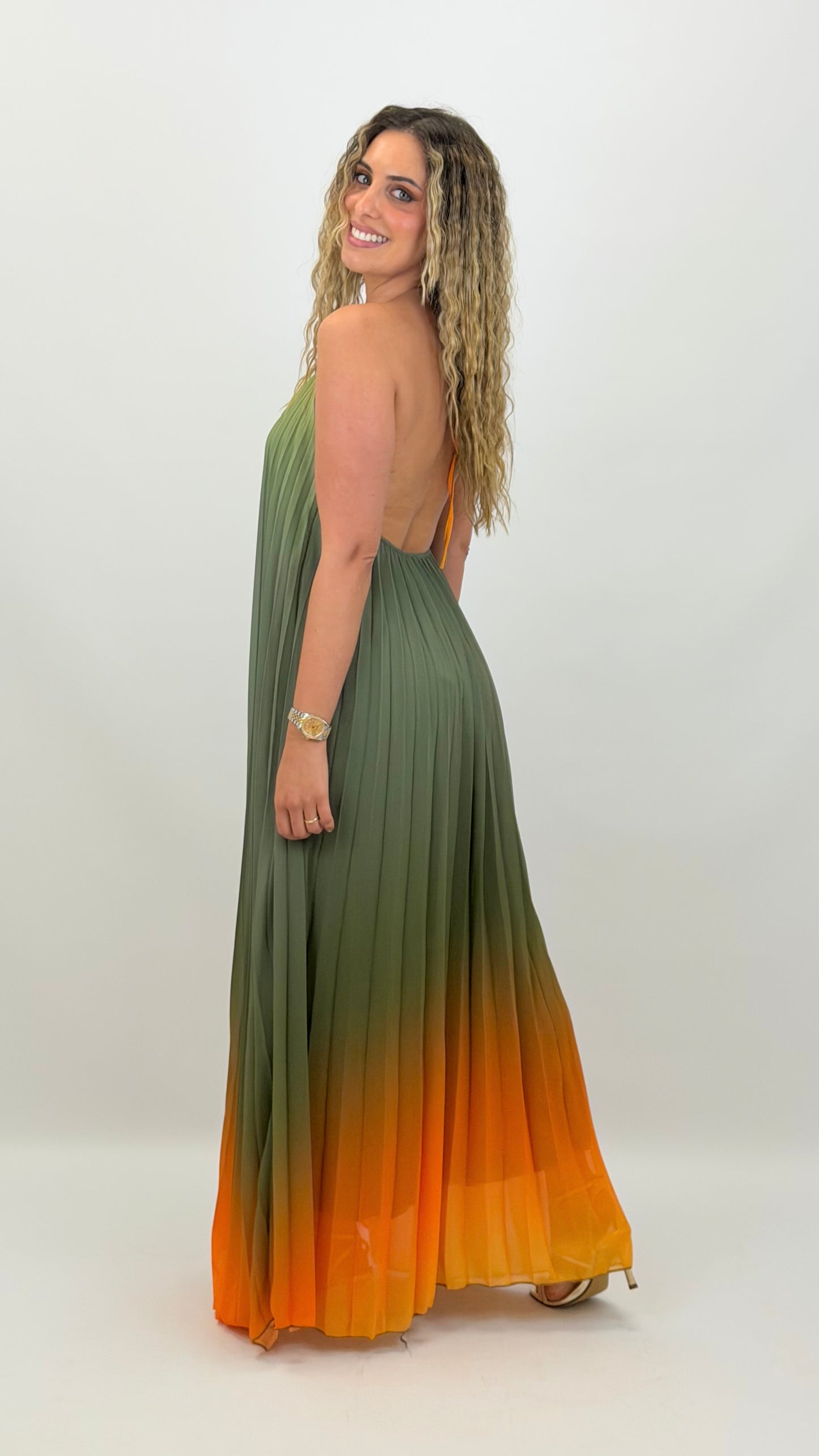Vestido plissado degradé verde e laranja