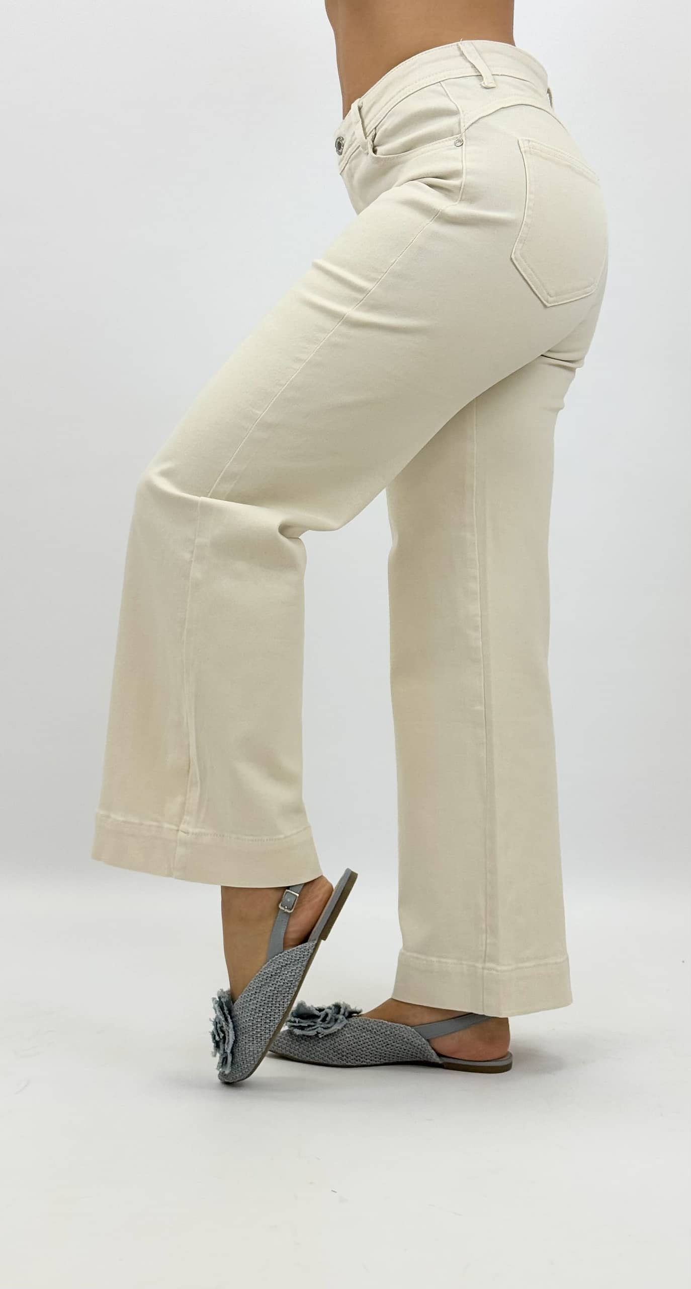 Calça sarja elástica modelo wide-leg bege