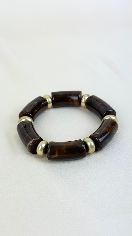 Pulseira fina elástica em acrílico castanho