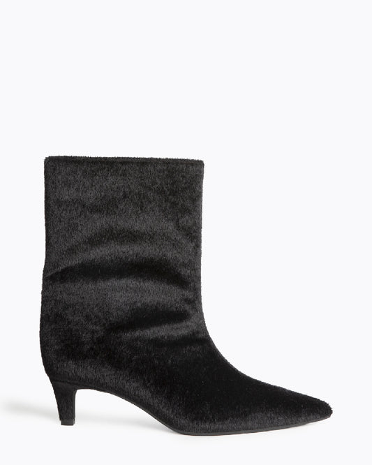 Bota tacão kitten pelinho preto