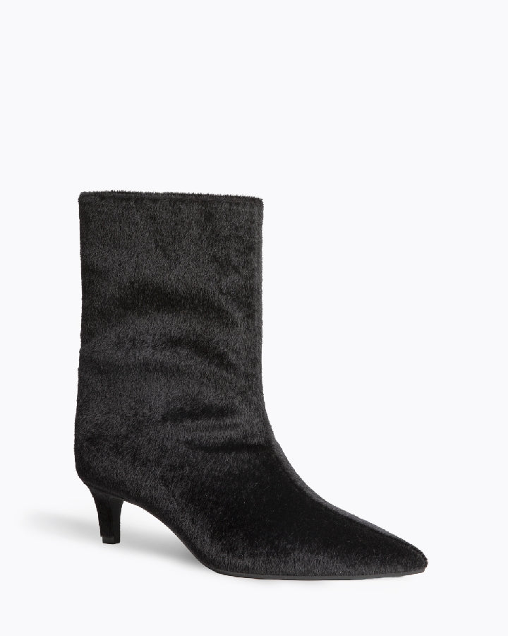 Bota tacão kitten pelinho preto