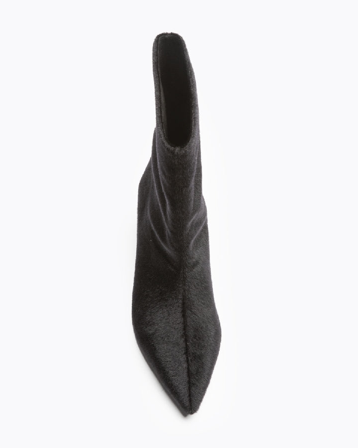Bota tacão kitten pelinho preto