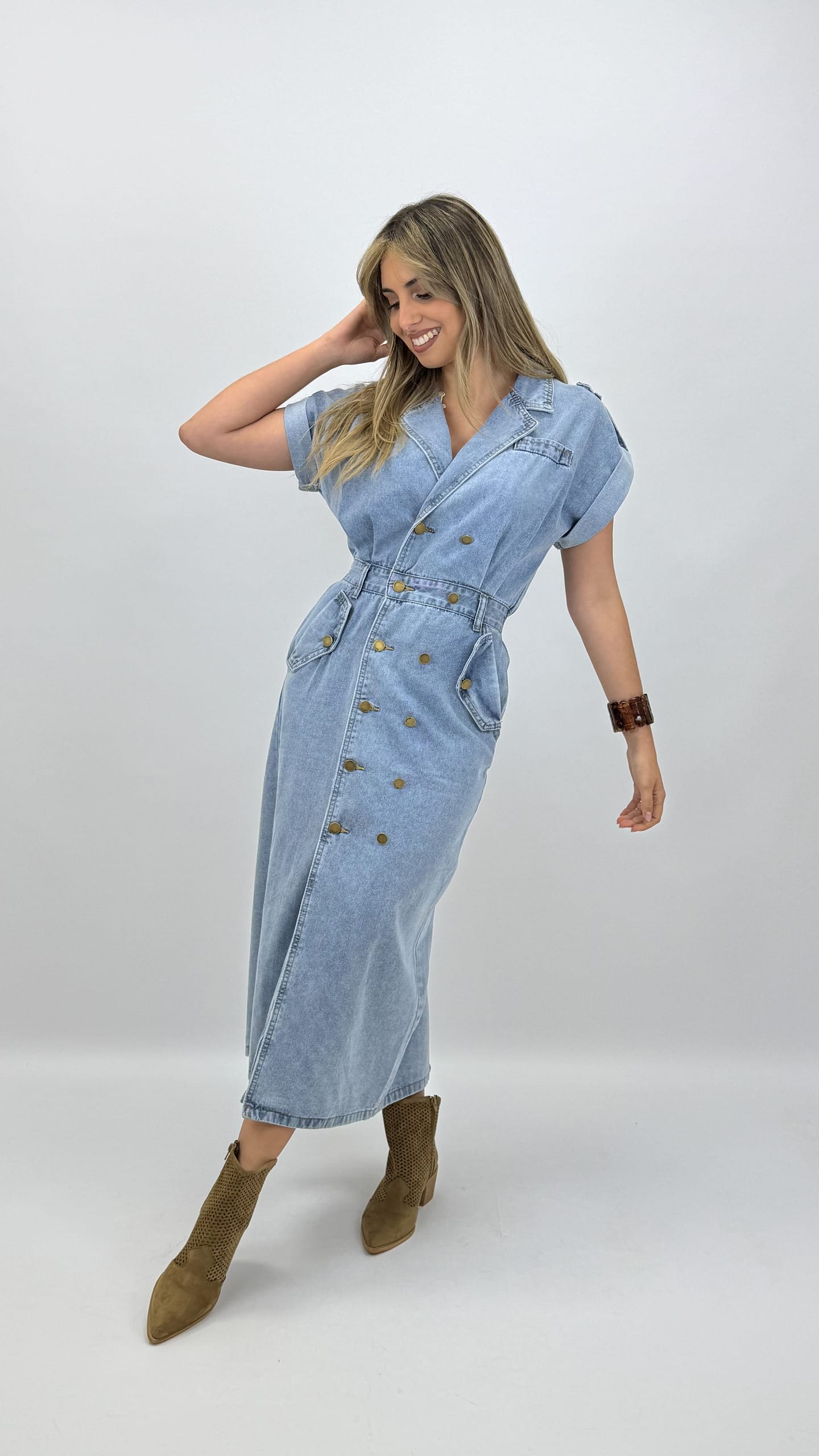 Vestido de ganga elástica midi travado com botões