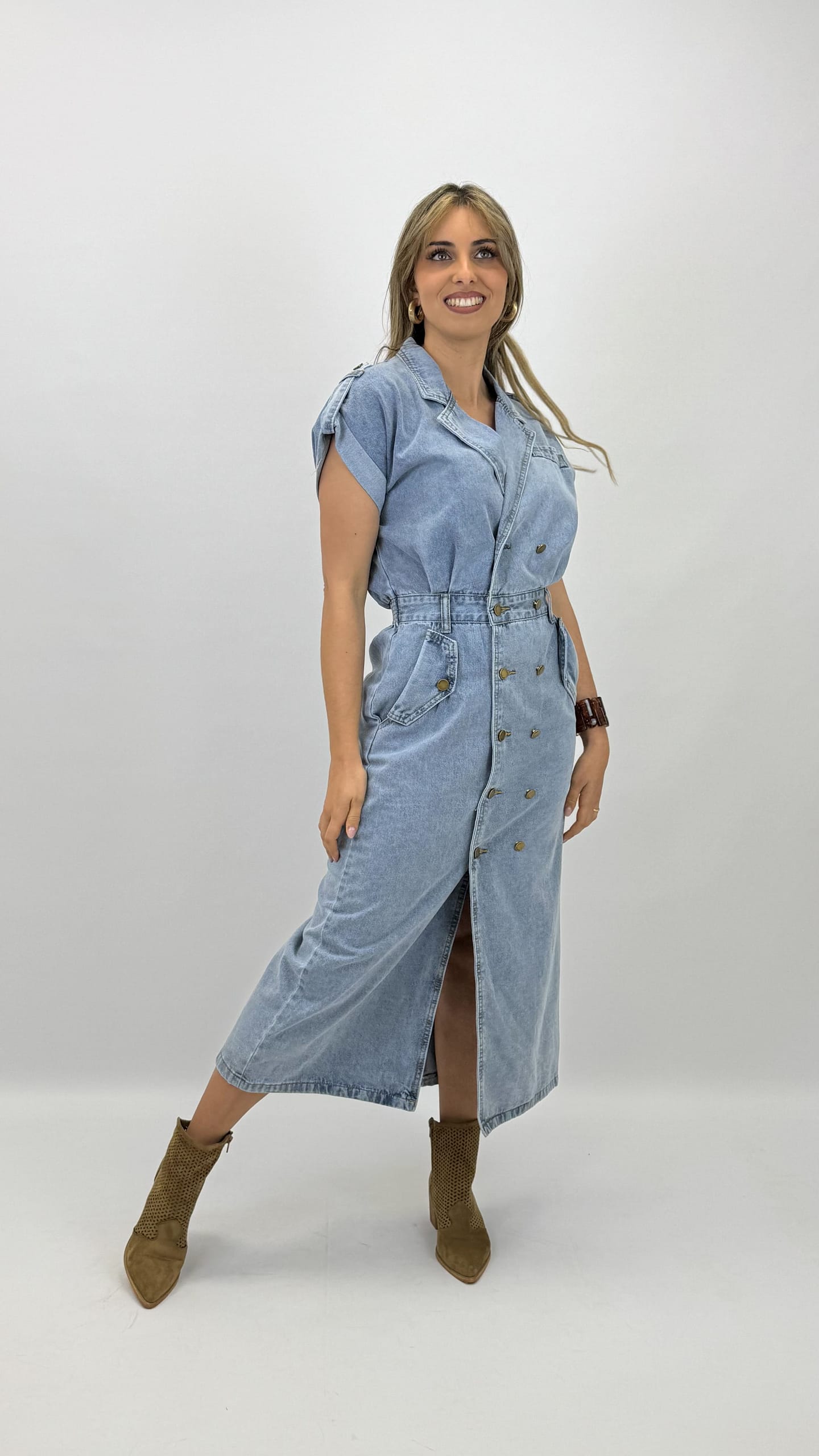 Vestido de ganga elástica midi travado com botões