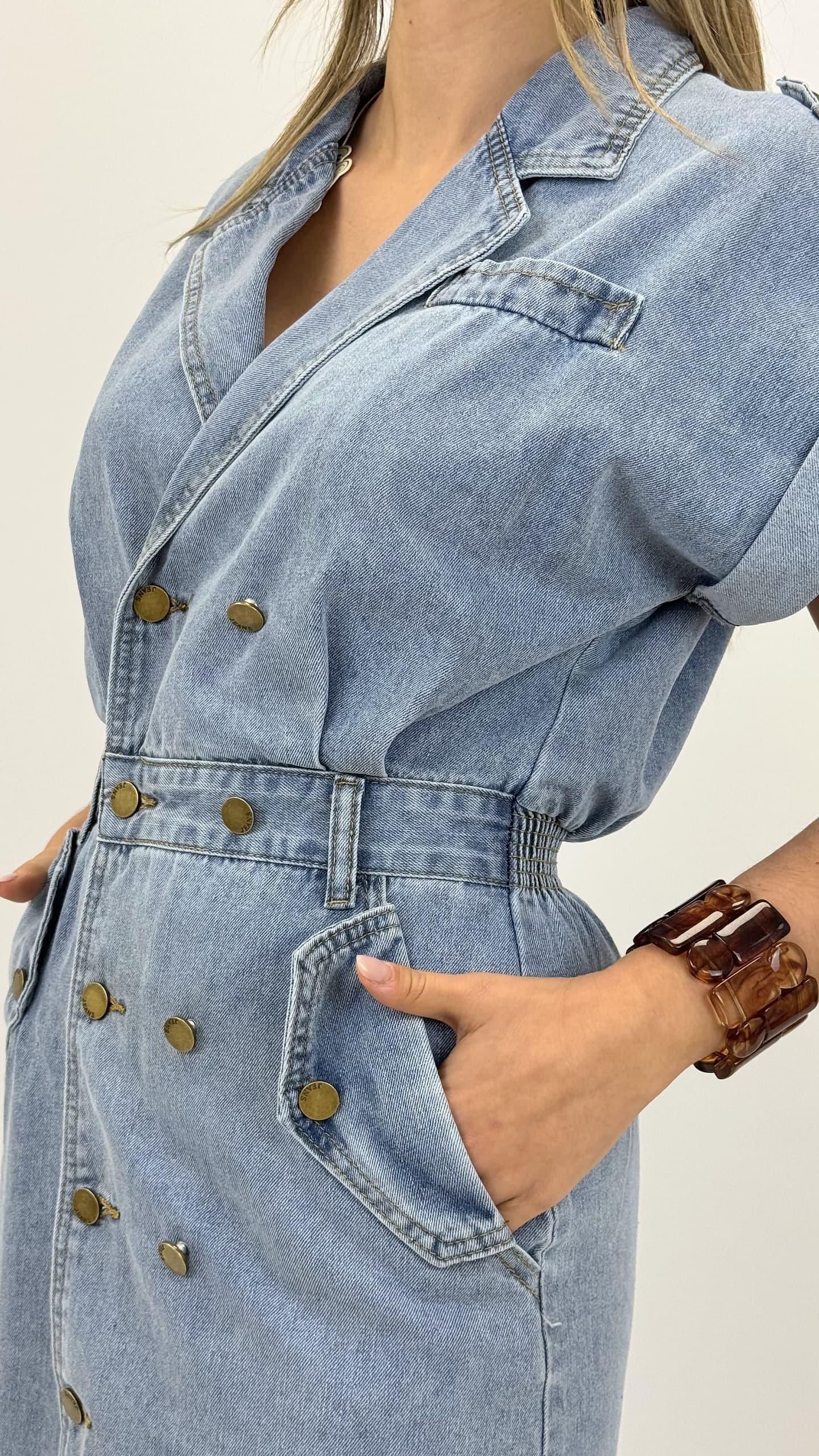 Vestido de ganga elástica midi travado com botões