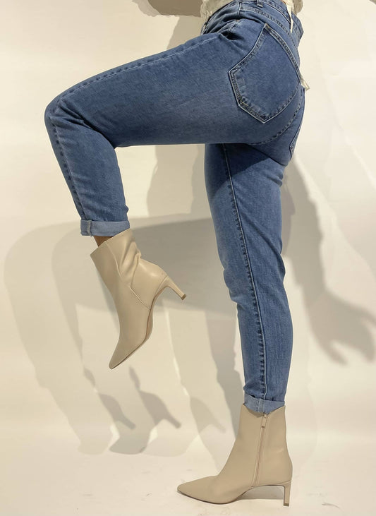 Calças de ganga mom-fit com dobra
