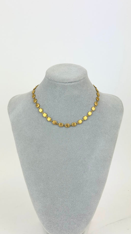 Colar chapinhas douradas