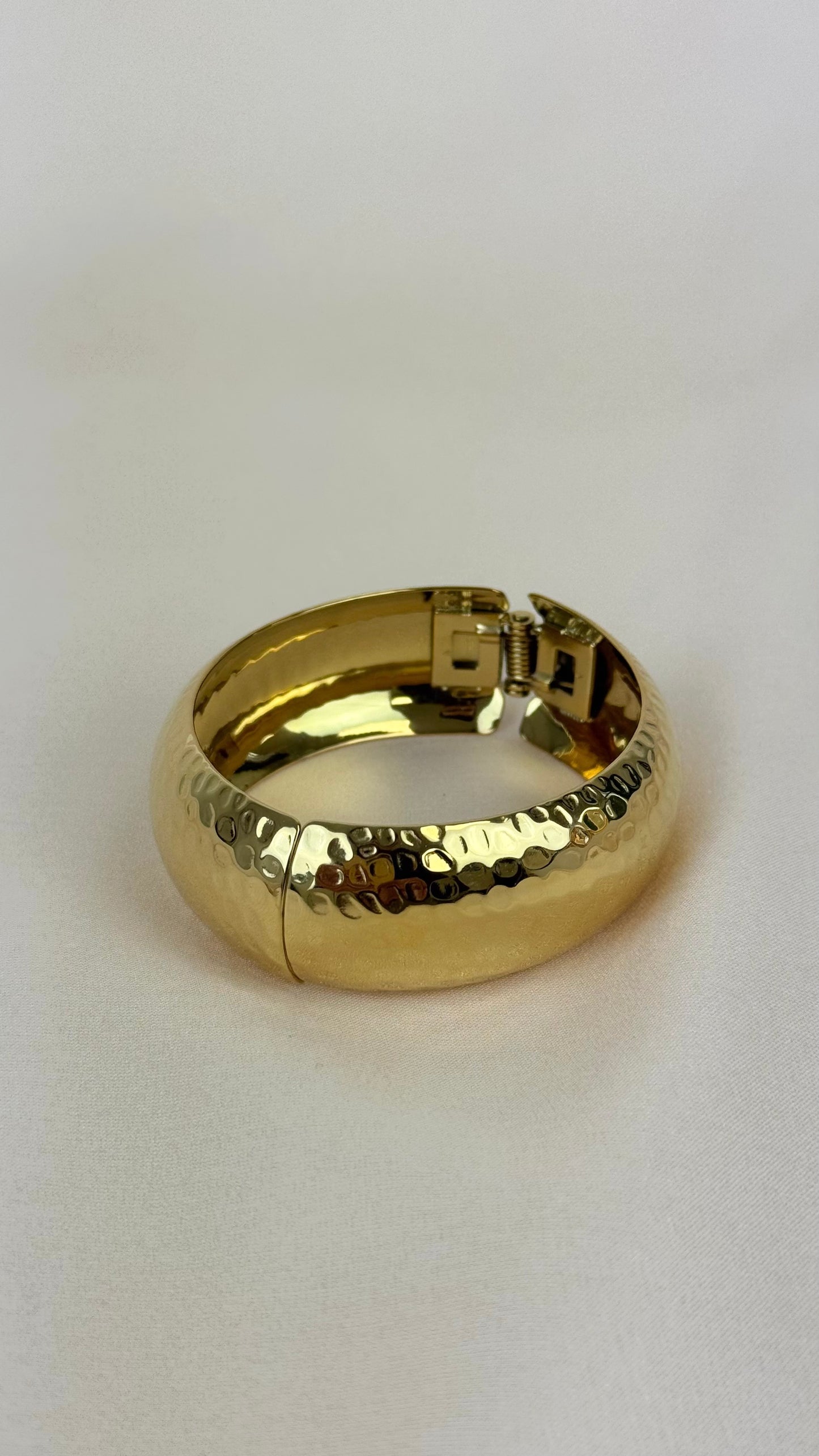 Pulseira escrava dourada