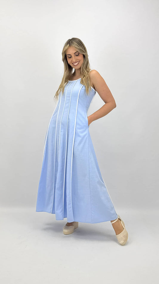 Vestido azul bebé com nervuras em branco