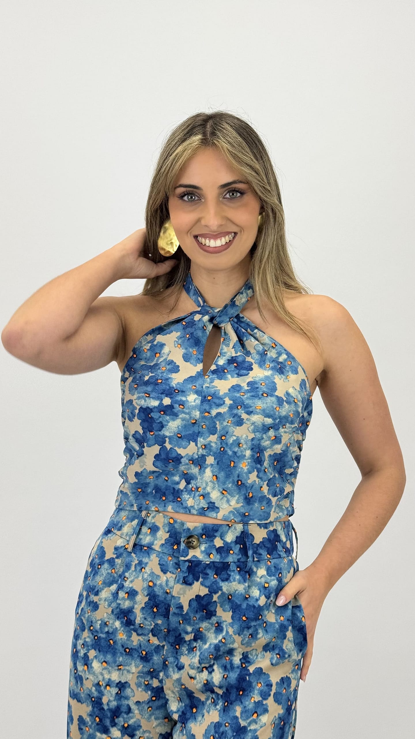 Top floral tons azul