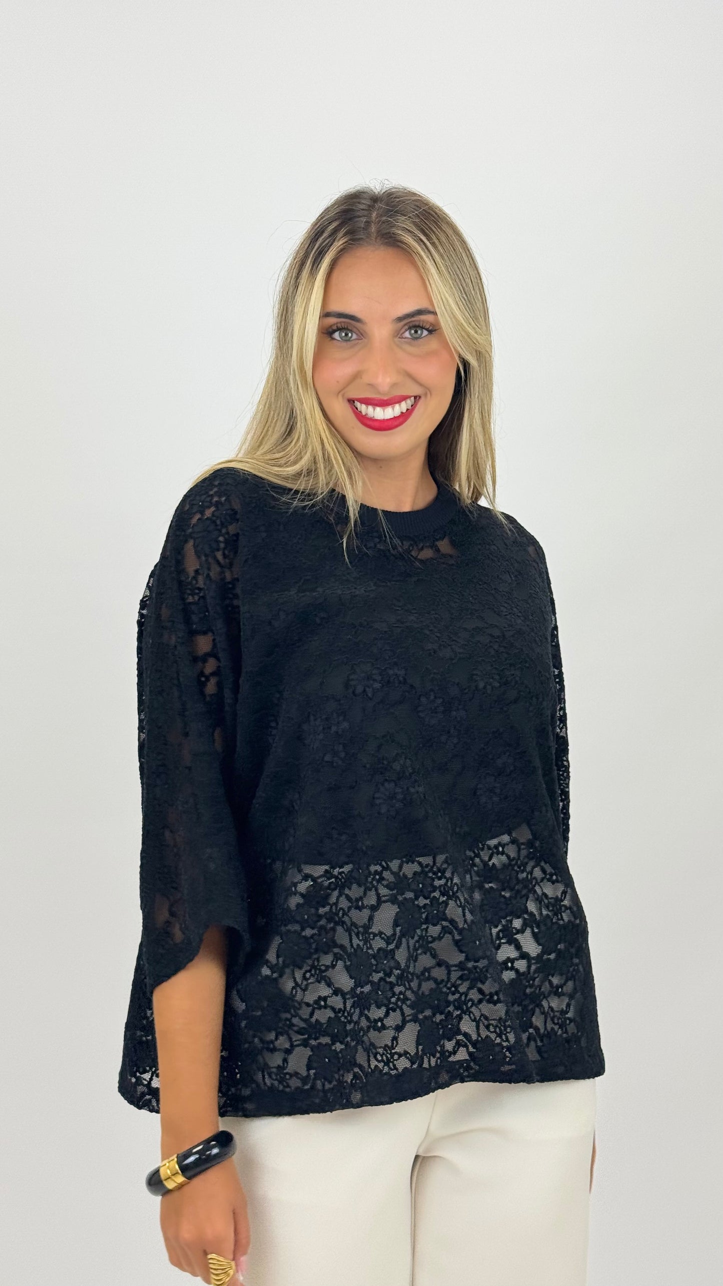 Camisola rendada preta