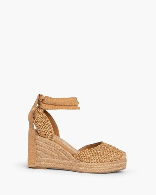 Sandalia de cunha em croché camel